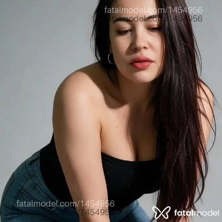 Acompanhante mulher com cabelo castanho de olhos pretos - Roberta