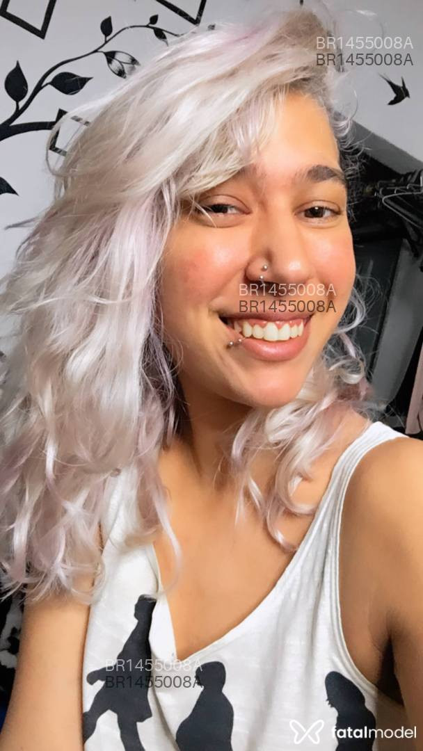 Acompanhante mulher loira (o) de olhos castanhos em Virtual - Asuna Brunna