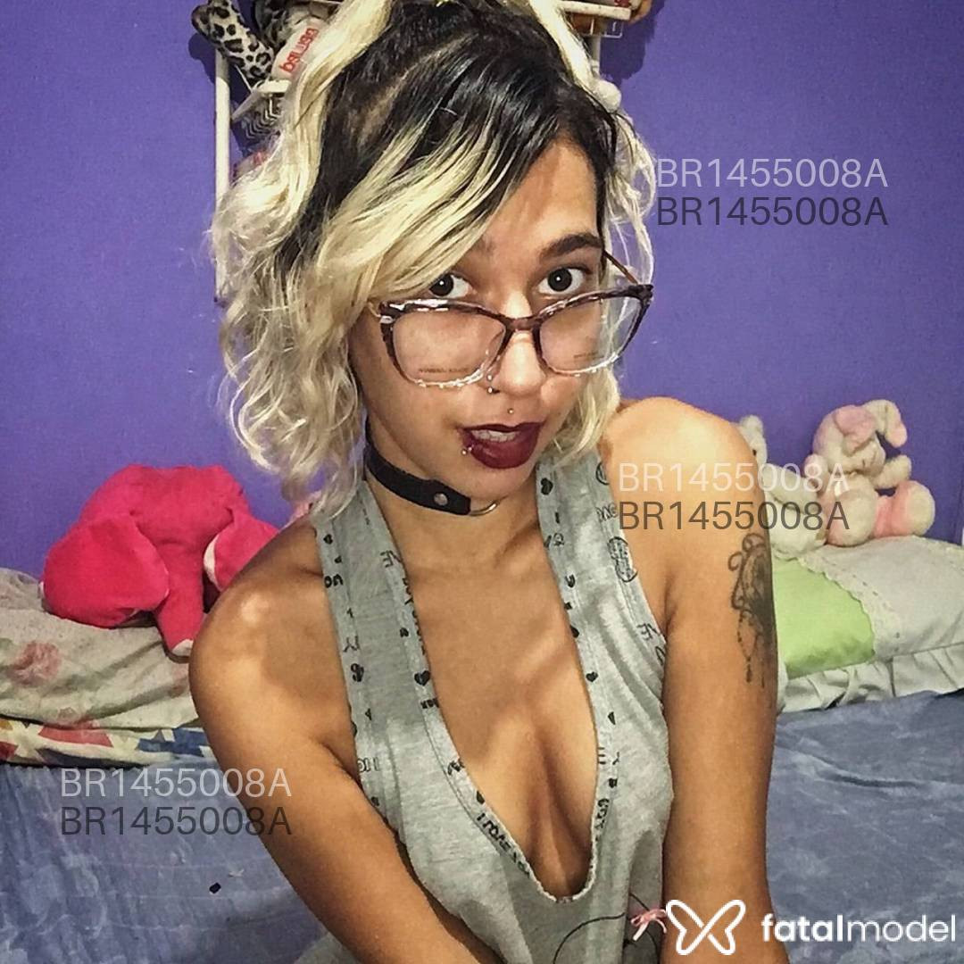 Acompanhante mulher loira (o) de olhos castanhos em Virtual - Asuna Brunna