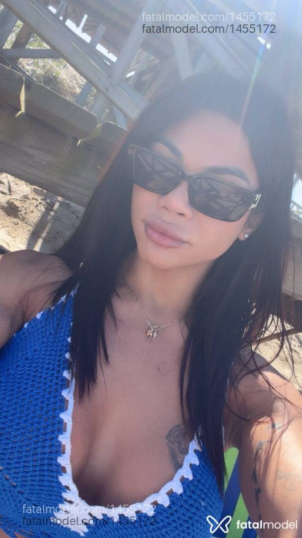 Acompanhante mulher trans com cabelo castanho de olhos castanhos - Jeniffer Sabrina