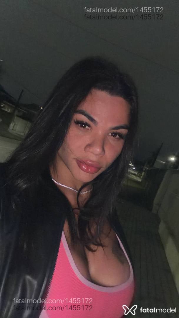Acompanhante mulher trans com cabelo castanho de olhos castanhos - Jeniffer Sabrina