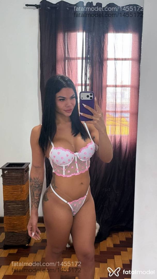 Acompanhante mulher trans com cabelo castanho de olhos castanhos - Jeniffer Sabrina