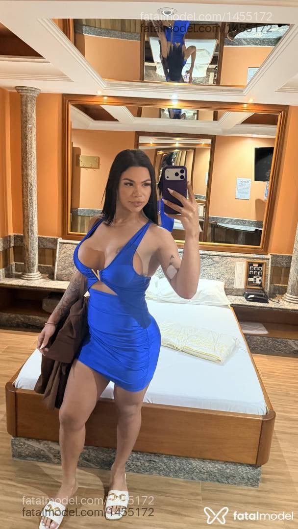 Acompanhante mulher trans com cabelo castanho de olhos castanhos - Jeniffer Sabrina
