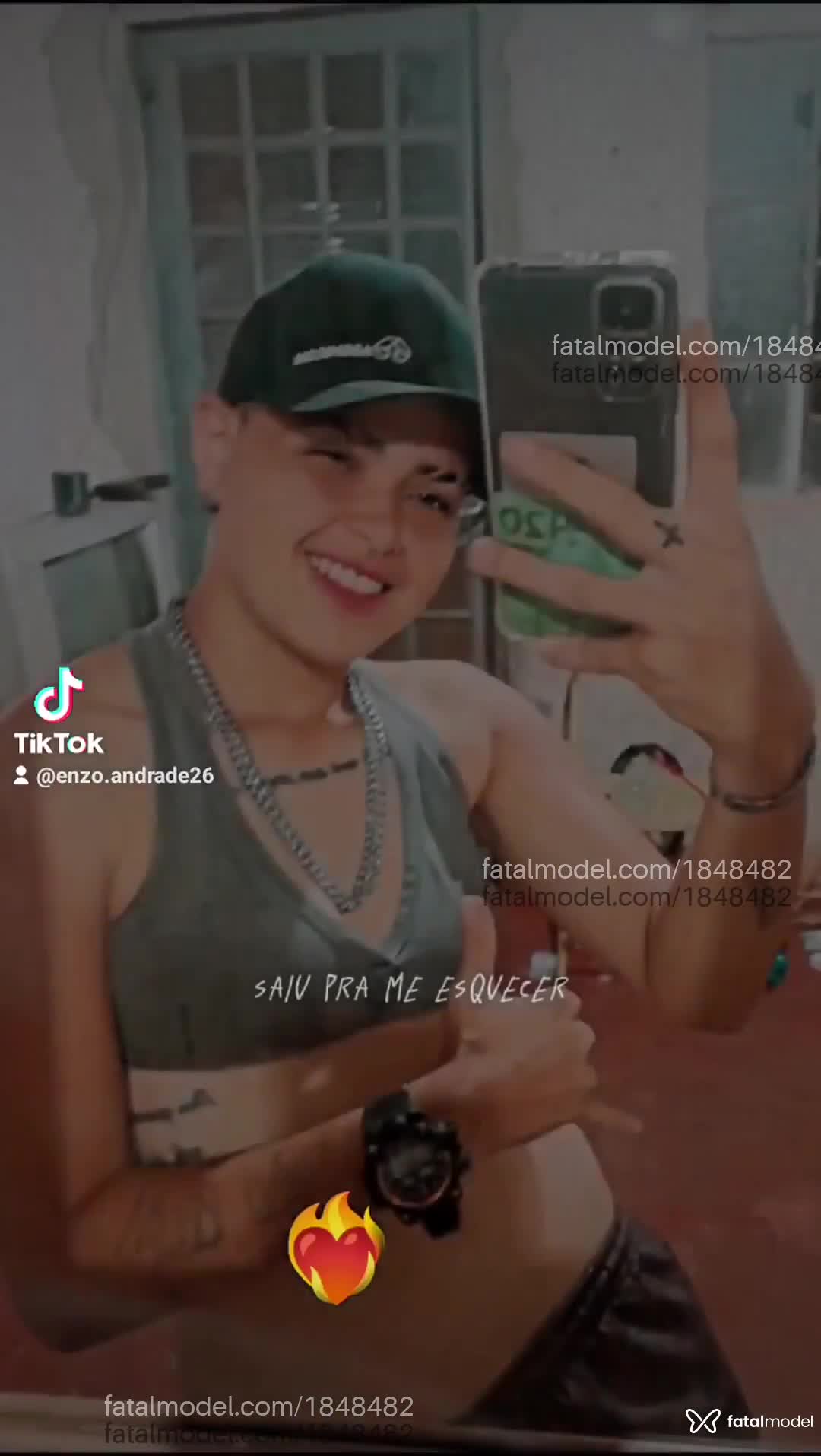 Acompanhante homem trans com cabelo castanho de olhos castanhos em Álvares Machado - Carolina