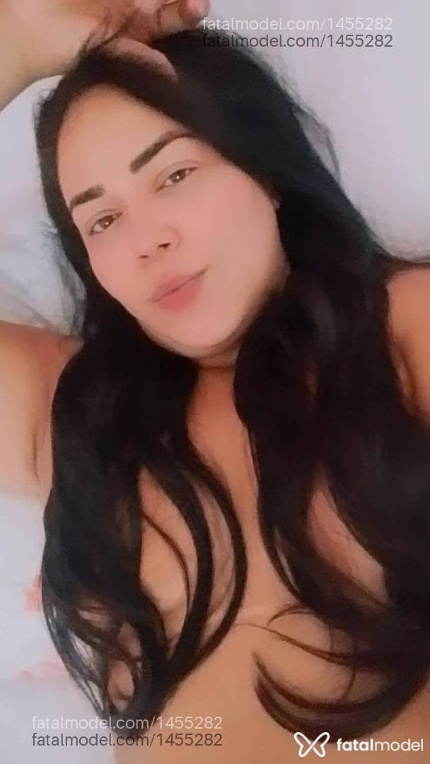 Acompanhante mulher com cabelo castanho de olhos castanhos - Camila
