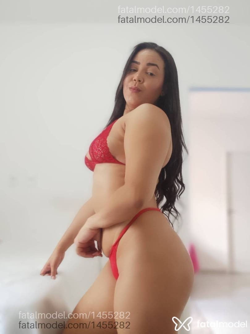 Acompanhante mulher com cabelo castanho de olhos castanhos - Camila