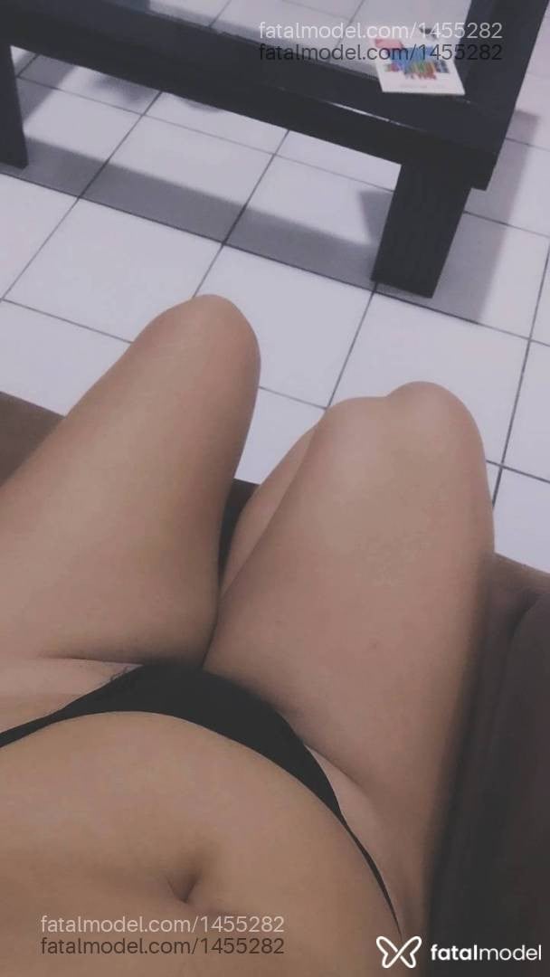 Acompanhante mulher com cabelo castanho de olhos castanhos - Camila