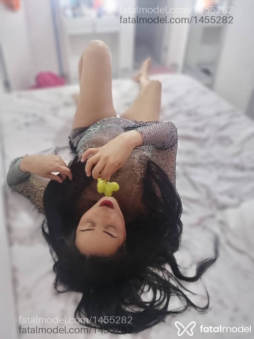 Acompanhante mulher com cabelo castanho de olhos castanhos - Camila