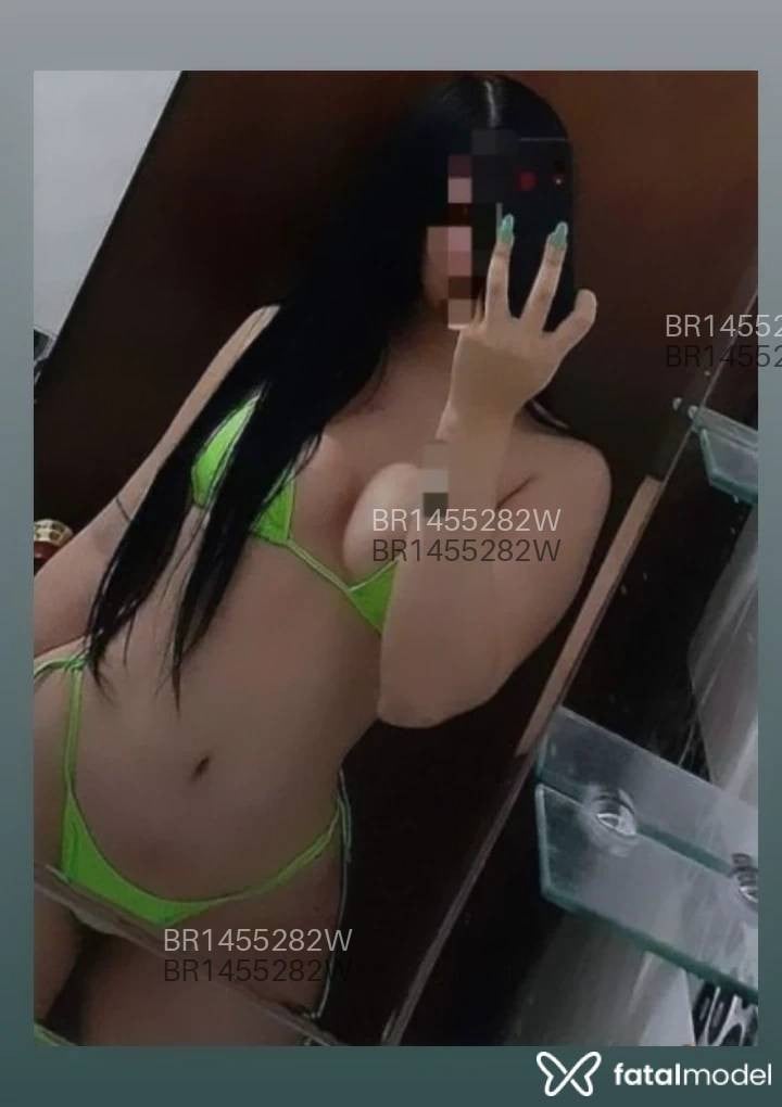 Acompanhante mulher com cabelo castanho de olhos castanhos - Camila