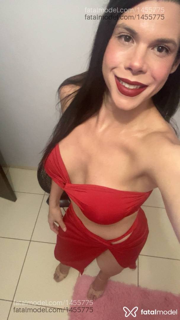 Acompanhante mulher trans com cabelo castanho de olhos castanhos - Amanda
