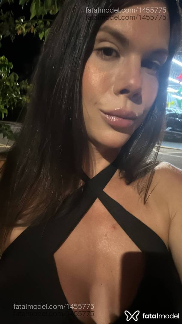 Acompanhante mulher trans com cabelo castanho de olhos castanhos - Amanda