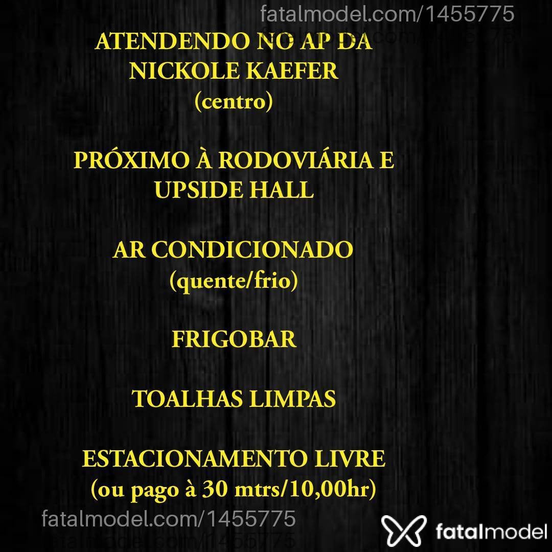 Acompanhante mulher trans com cabelo castanho de olhos castanhos - Amanda