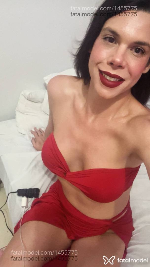 Acompanhante mulher trans com cabelo castanho de olhos castanhos - Amanda