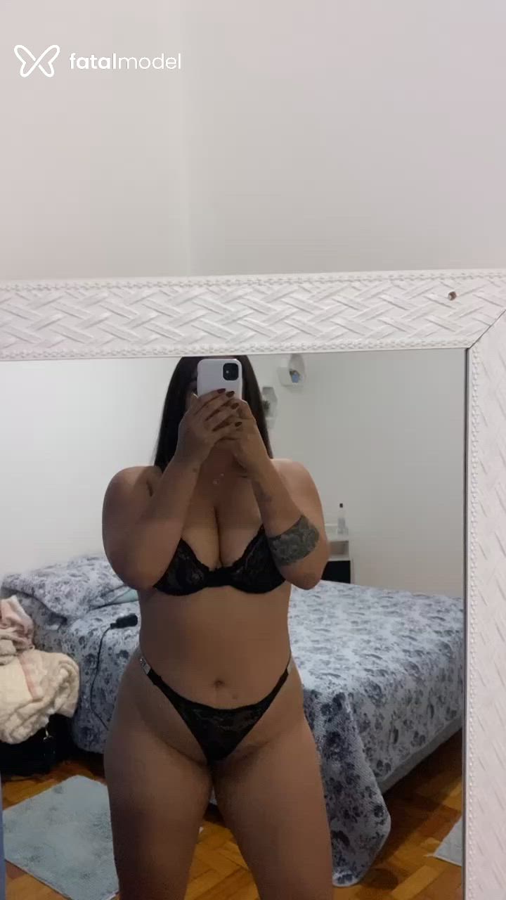 Acompanhante mulher morena (o) de olhos castanhos - Bruna