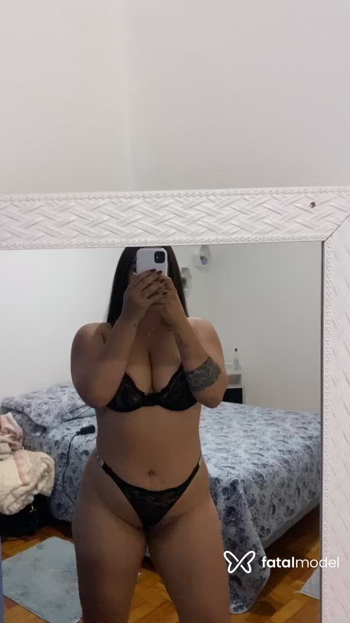 Acompanhante mulher morena (o) de olhos castanhos - Bruna