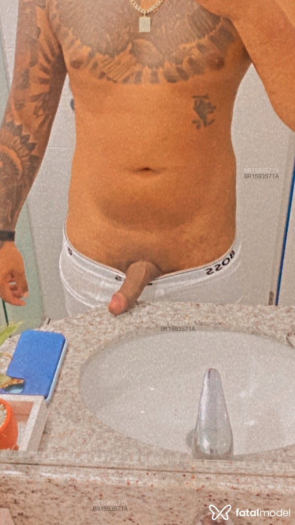 Acompanhante homem morena (o) de olhos castanhos em Pinhais Acompanhante homem morena (o) de olhos castanhos em Pinhais - Lucas