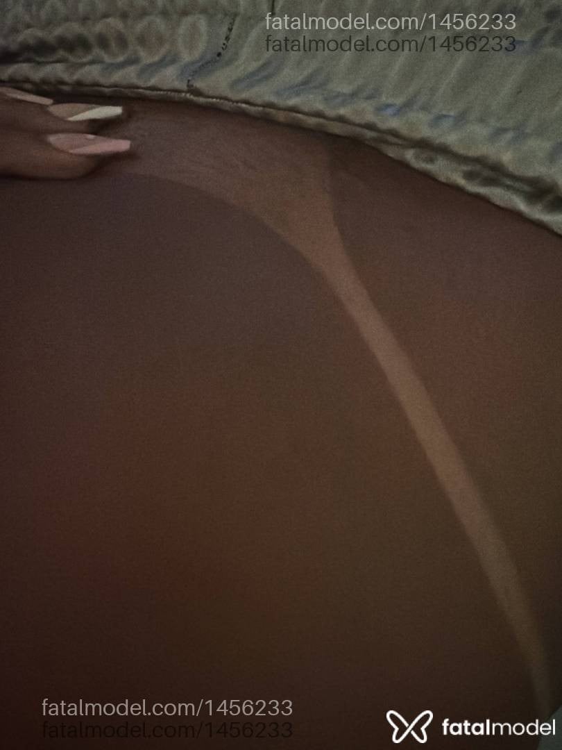 Acompanhante mulher morena (o) de olhos castanhos em Valença - poly