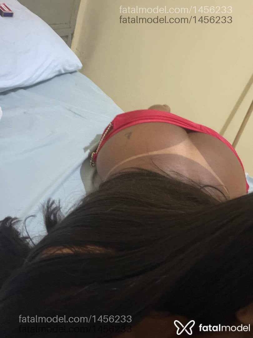 Acompanhante mulher morena (o) de olhos castanhos em Valença - poly
