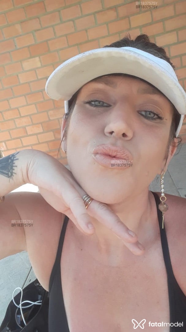 Acompanhante mulher ruiva (o) de olhos azuis em Balneário Pinhal Acompanhante mulher ruiva (o) de olhos azuis em Balneário Pinhal - TatiGata