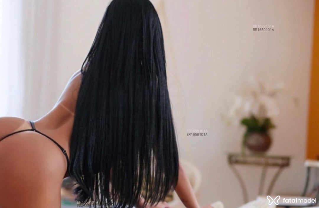 Acompanhante mulher morena (o) de olhos pretos em Rio Verde - Júlia