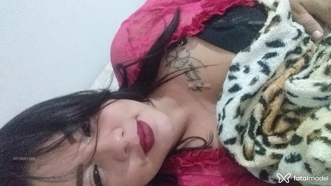 Acompanhante mulher com cabelo castanho de olhos castanhos em Jataí - Pipokinha