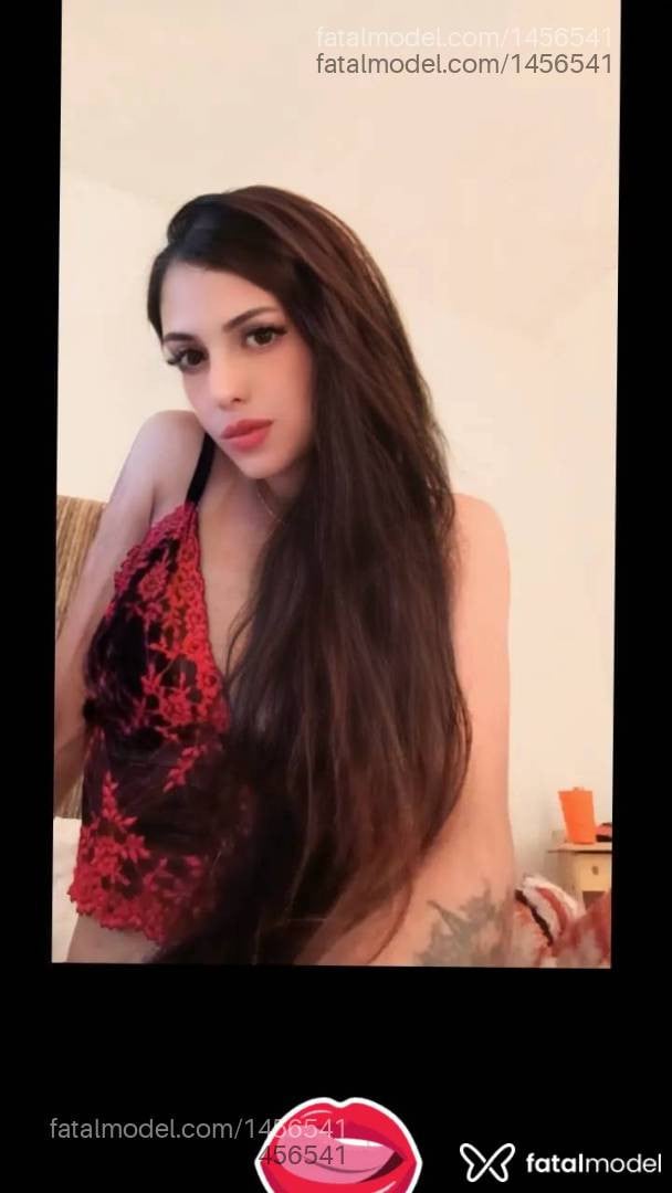 Acompanhante mulher com cabelo castanho de olhos castanhos - Emily Albuquerque