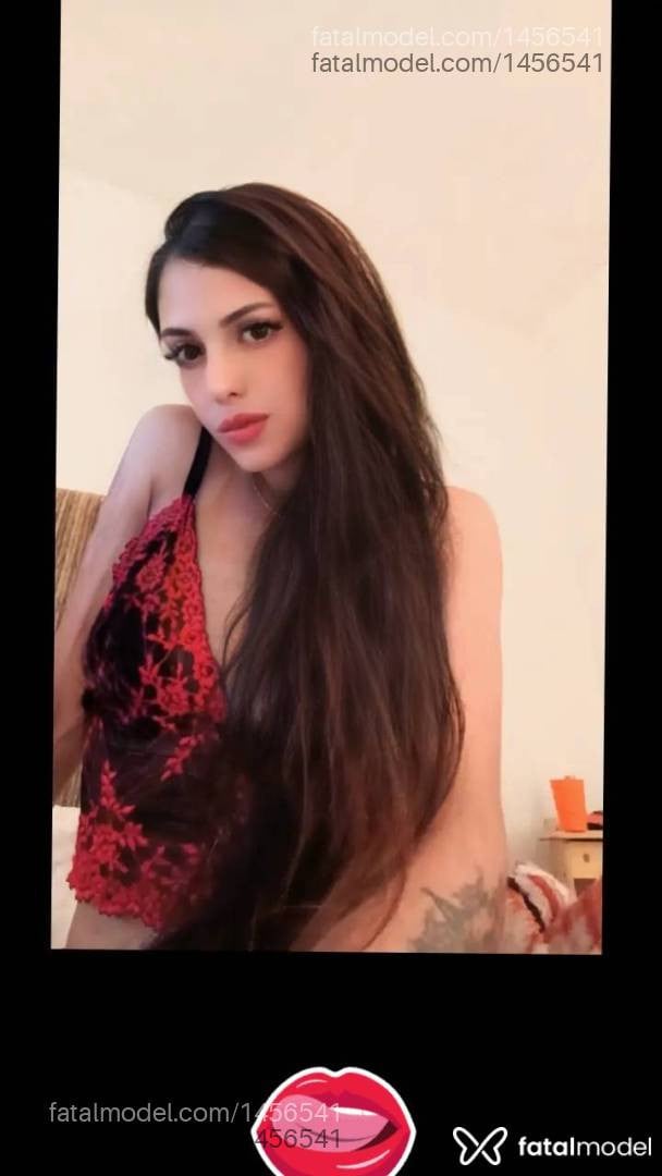 Acompanhante mulher com cabelo castanho de olhos castanhos - Emily Albuquerque