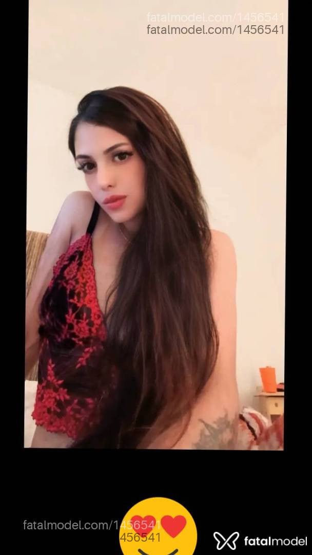 Acompanhante mulher com cabelo castanho de olhos castanhos - Emily Albuquerque