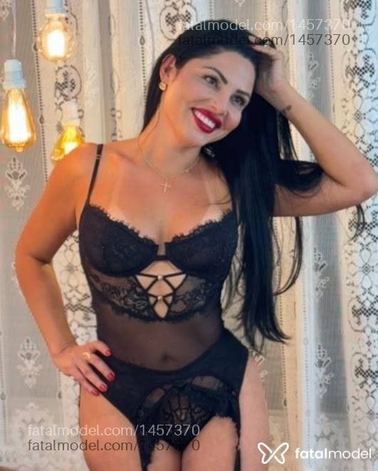 Acompanhante mulher morena (o) de olhos castanhos - Moranguinhos
