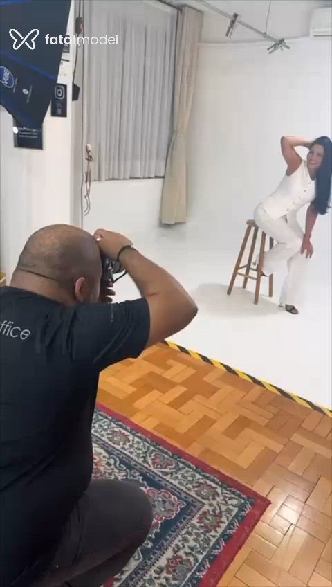 Acompanhante mulher morena (o) de olhos castanhos - Moranguinhos