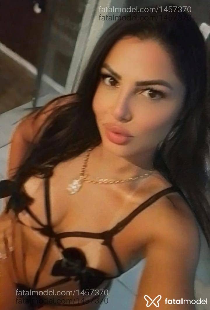 Acompanhante mulher morena (o) de olhos castanhos - Moranguinhos Acompanhante mulher morena (o) de olhos castanhos - Moranguinhos