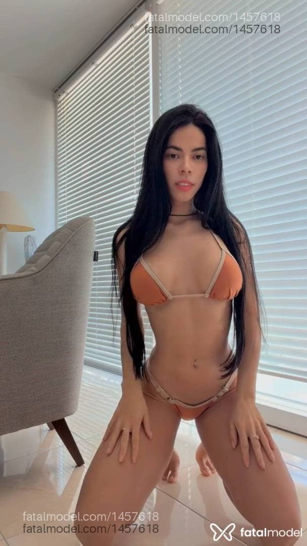 Acompanhante mulher morena (o) de olhos castanhos - Amanda Munné