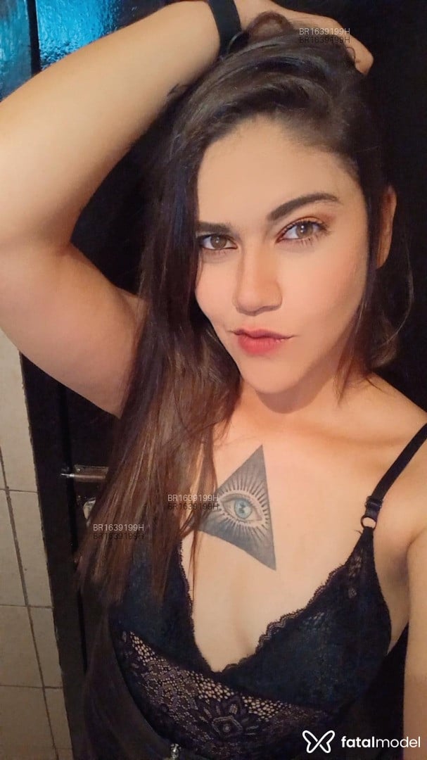 Acompanhante mulher com cabelo castanho de olhos mel em Canoinhas - Faby Andrade