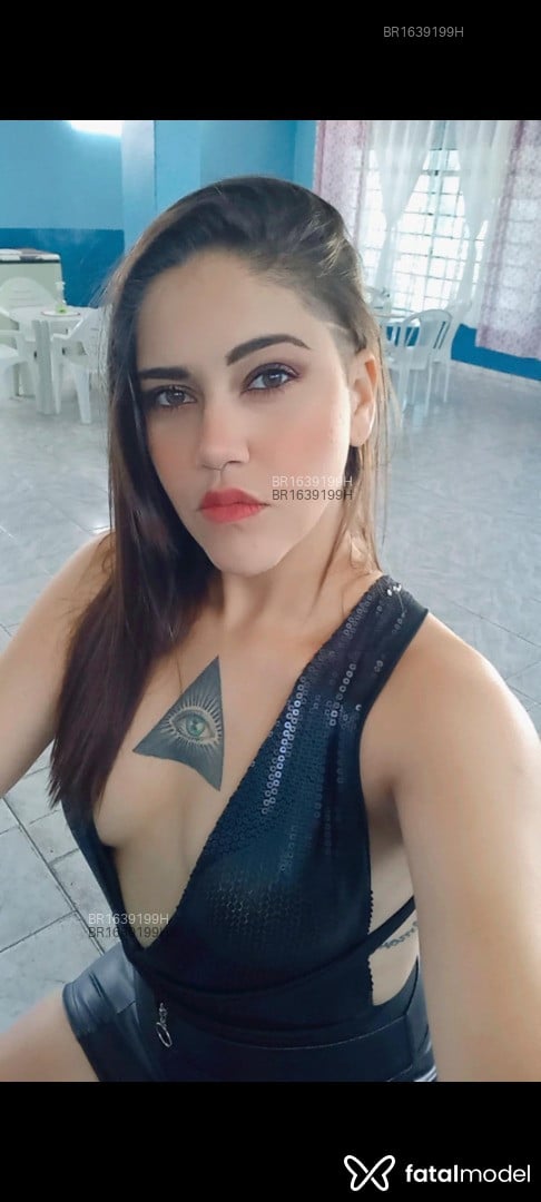 Acompanhante mulher com cabelo castanho de olhos mel em Canoinhas - Faby Andrade