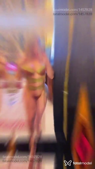 Acompanhante mulher trans com cabelo castanho de olhos castanhos em São Paulo - Julia Steinkopf