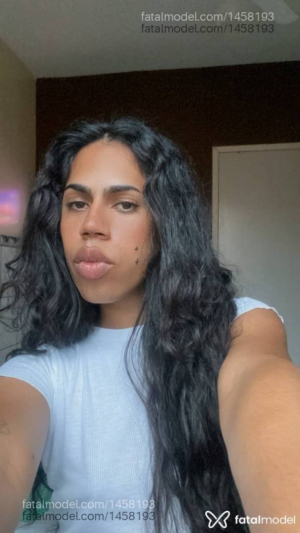 Acompanhante mulher trans morena (o) de olhos castanhos em Feira de Santana - Rana Oliveira