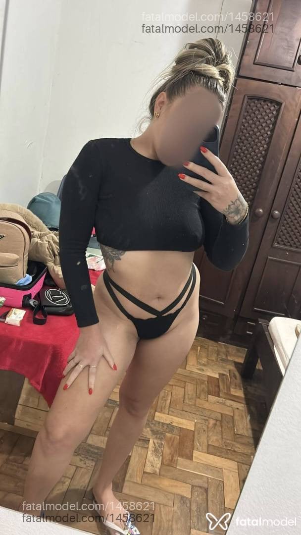 Acompanhante mulher loira (o) de olhos castanhos - Rafaella Lopes