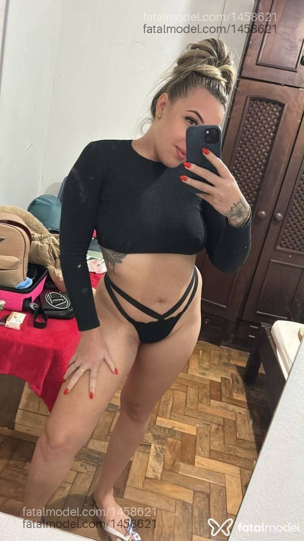 Acompanhante mulher loira (o) de olhos castanhos - Rafaella Lopes