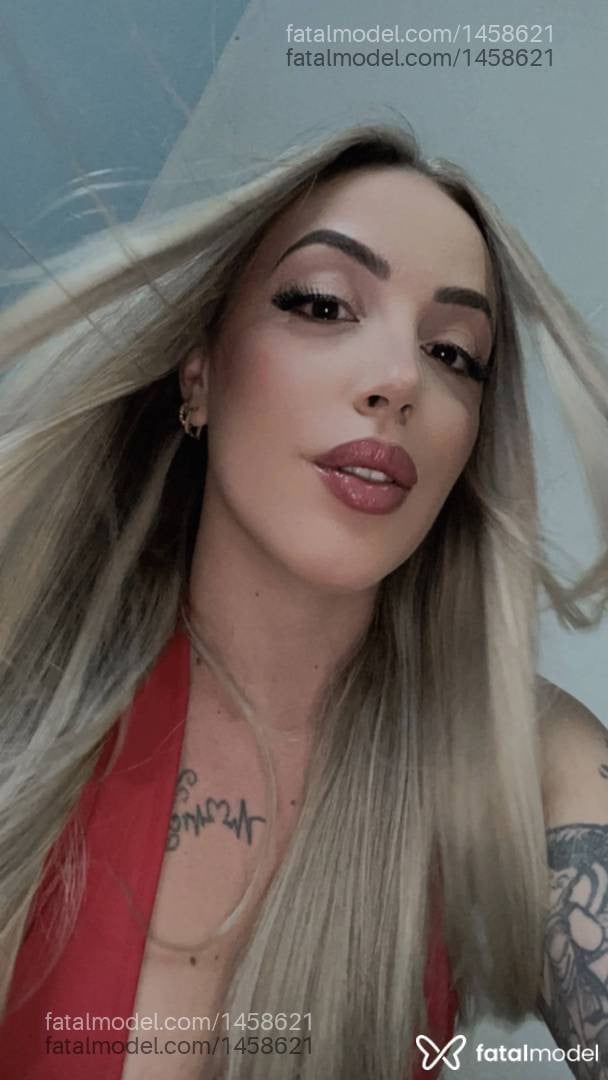 Acompanhante mulher loira (o) de olhos castanhos - Rafaella Lopes