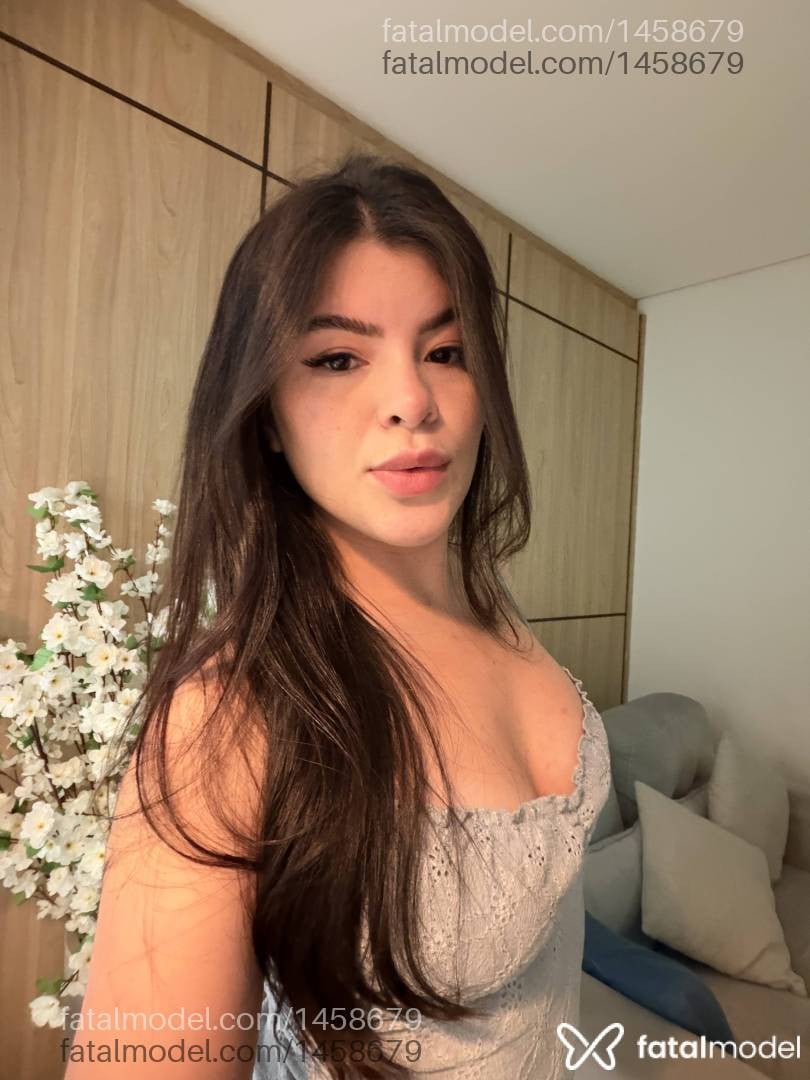 Acompanhante mulher com cabelo castanho de olhos castanhos em Maringá - Thalita