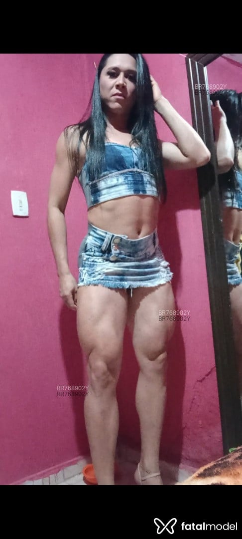 Acompanhante travesti com cabelo castanho de olhos castanhos em Ibiapina - Tiffany