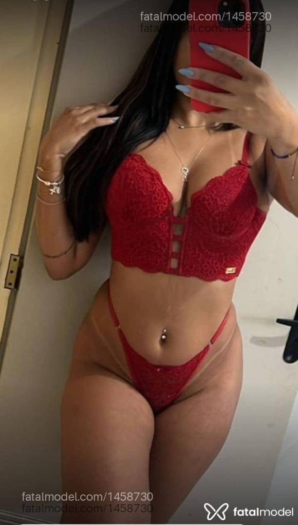 Acompanhante mulher com cabelo castanho de olhos castanhos - Bárbara oliver