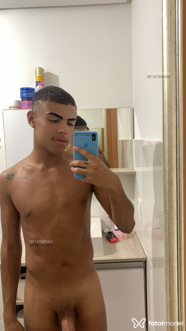 Acompanhante homem morena (o) de olhos castanhos - Gustavo Bitencour Acompanhante homem morena (o) de olhos castanhos - Gustavo Bitencour