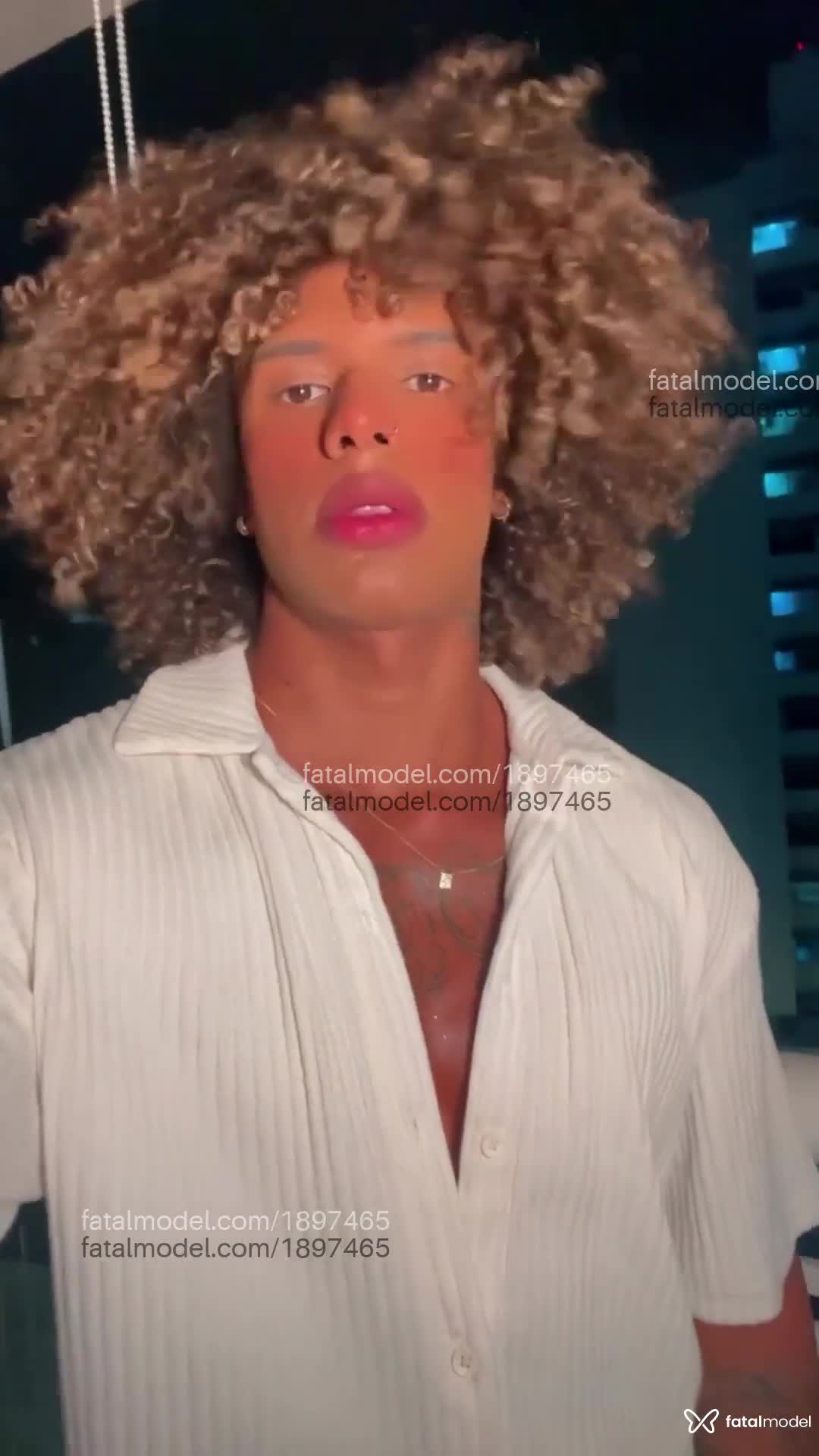 Acompanhante homem com cabelo castanho de olhos castanhos em São Paulo - Miqueias