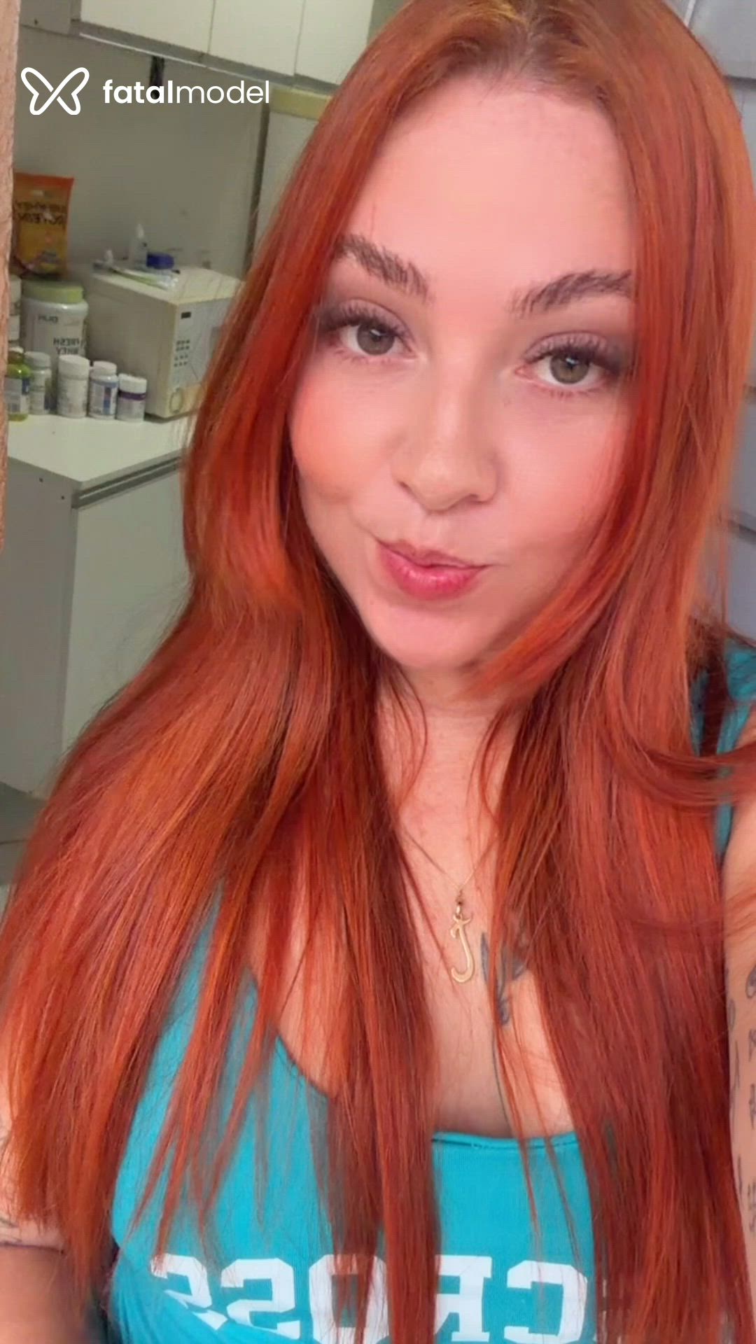 Acompanhante mulher ruiva (o) de olhos verdes - Milly Santos