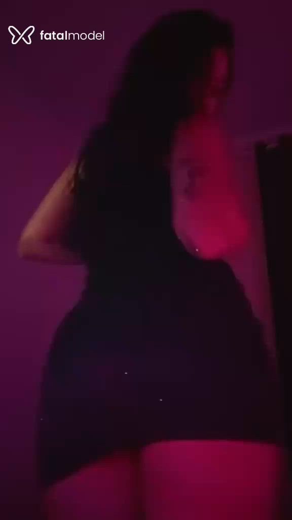 Acompanhante mulher morena (o) de olhos castanhos - Cléo Acompanhante mulher morena (o) de olhos castanhos - Cléo