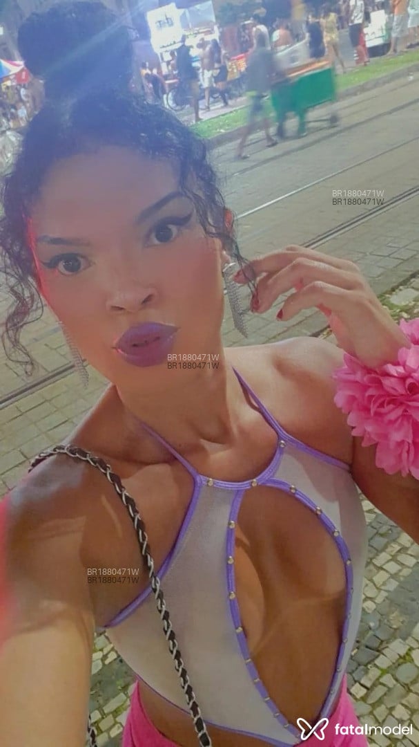 Acompanhante mulher trans morena (o) de olhos castanhos - Maria Eduarda Acompanhante mulher trans morena (o) de olhos castanhos - Maria Eduarda