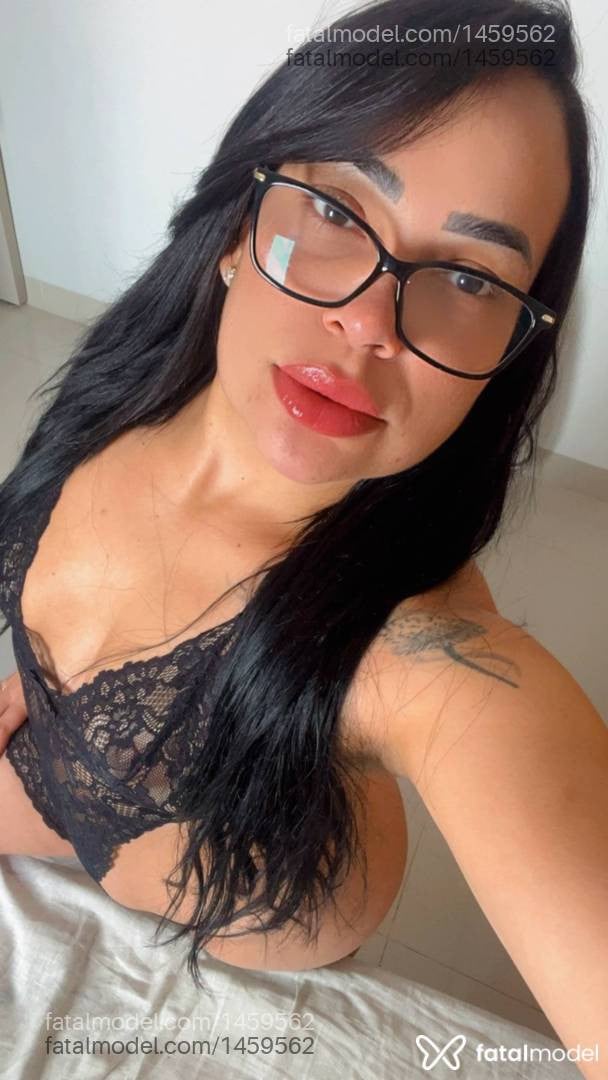 Acompanhante mulher com cabelo castanho de olhos castanhos - Jhenyfer