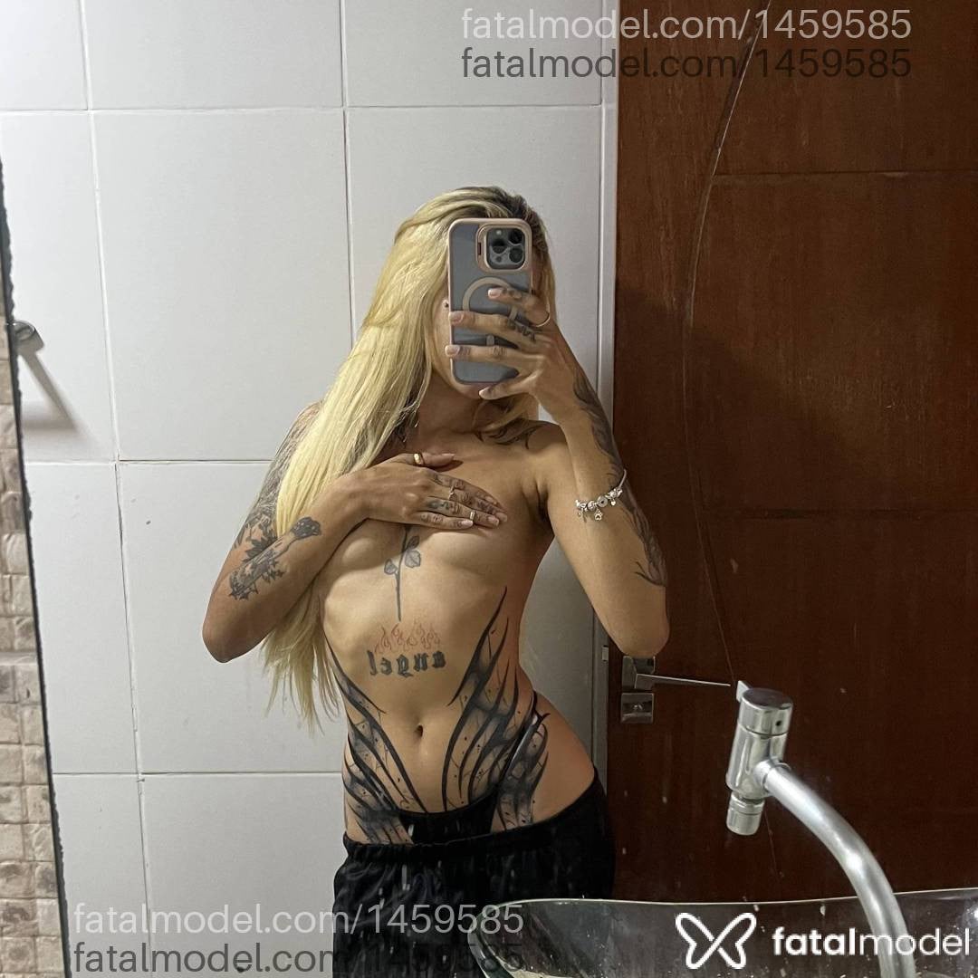 Acompanhante mulher ruiva (o) de olhos verdes - Kehlani