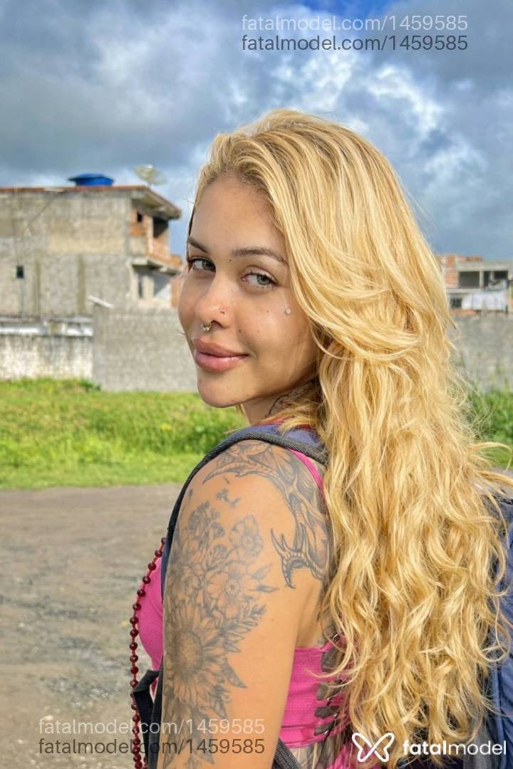 Acompanhante mulher ruiva (o) de olhos verdes em Salvador - Ju Blohhem